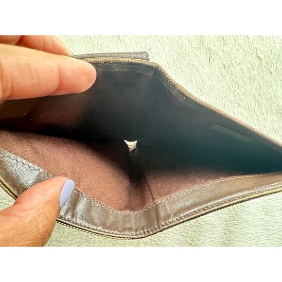 Chanel Vintage Bifold Wallet - Picture 7 of 11